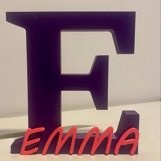 Inicial con nombre personalizado impreso en 3D Emma